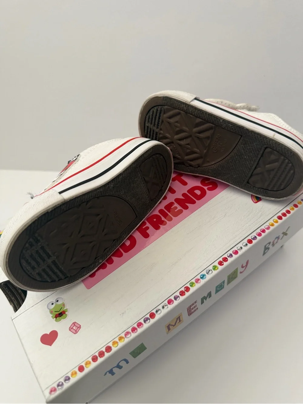 Converse Hello Kitty White and Red Girls Sneakers size 5US Infant Pre-owned